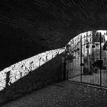 Notte In Langa Bed and Breakfast La Morra Exteriör bild